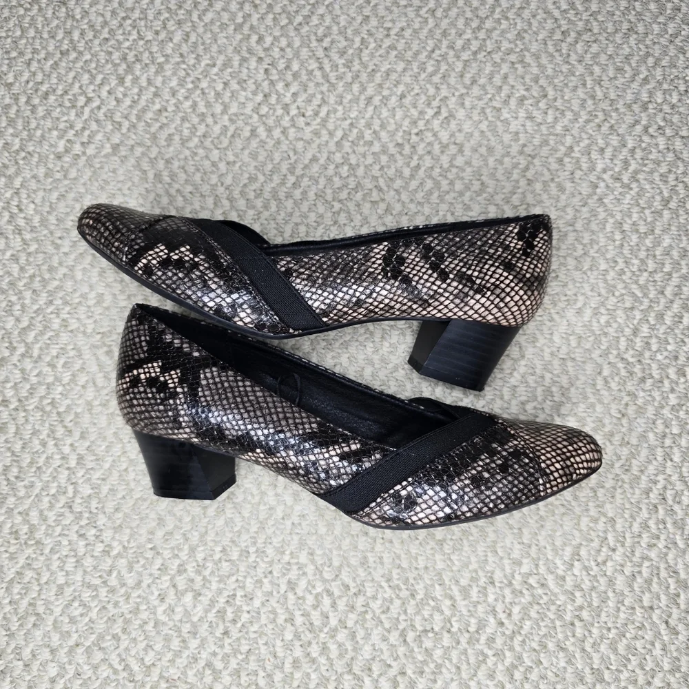 Kim Rogers Omarey Black and Brown Snakeskin Heels Size 6
